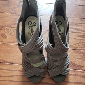 Seychelles peep toe shooties